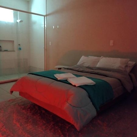 Casa Inteira, Grande Suite, Dois Chuveiros, Sala ,Cozinha E Garagem Privativa Total Conforto, Melhor Que Hotel! 보투카투 외부 사진